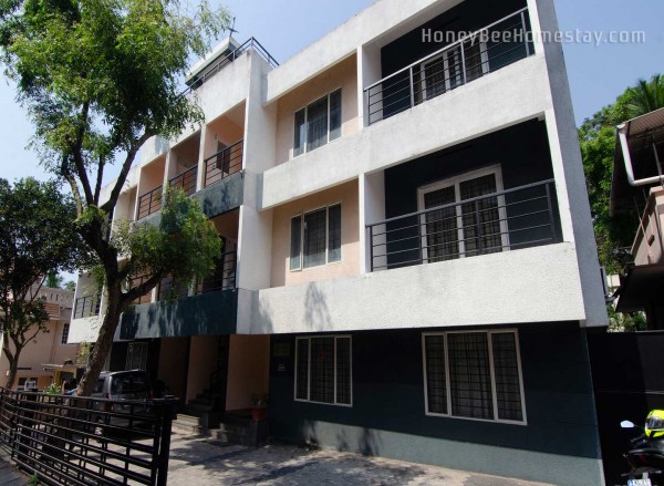 honey-serviced-apartment-thiruvananthapuram-3-bhk-apartment-with-3-ac-bedrooms--(7).jpg